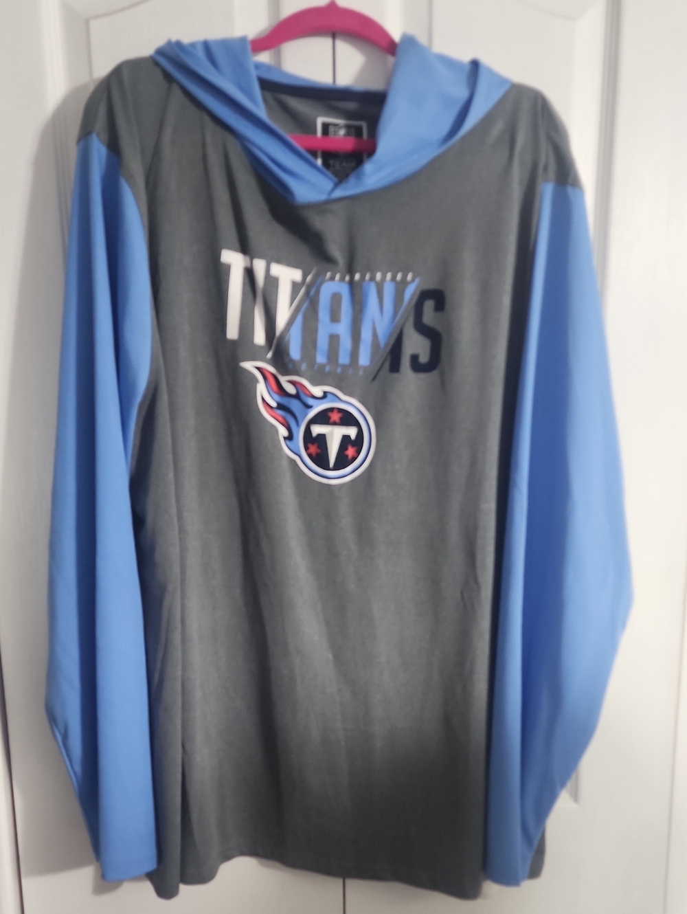 NFL Titans Men’s Lightweight Hooded Pullover - Gray and Light Blue
